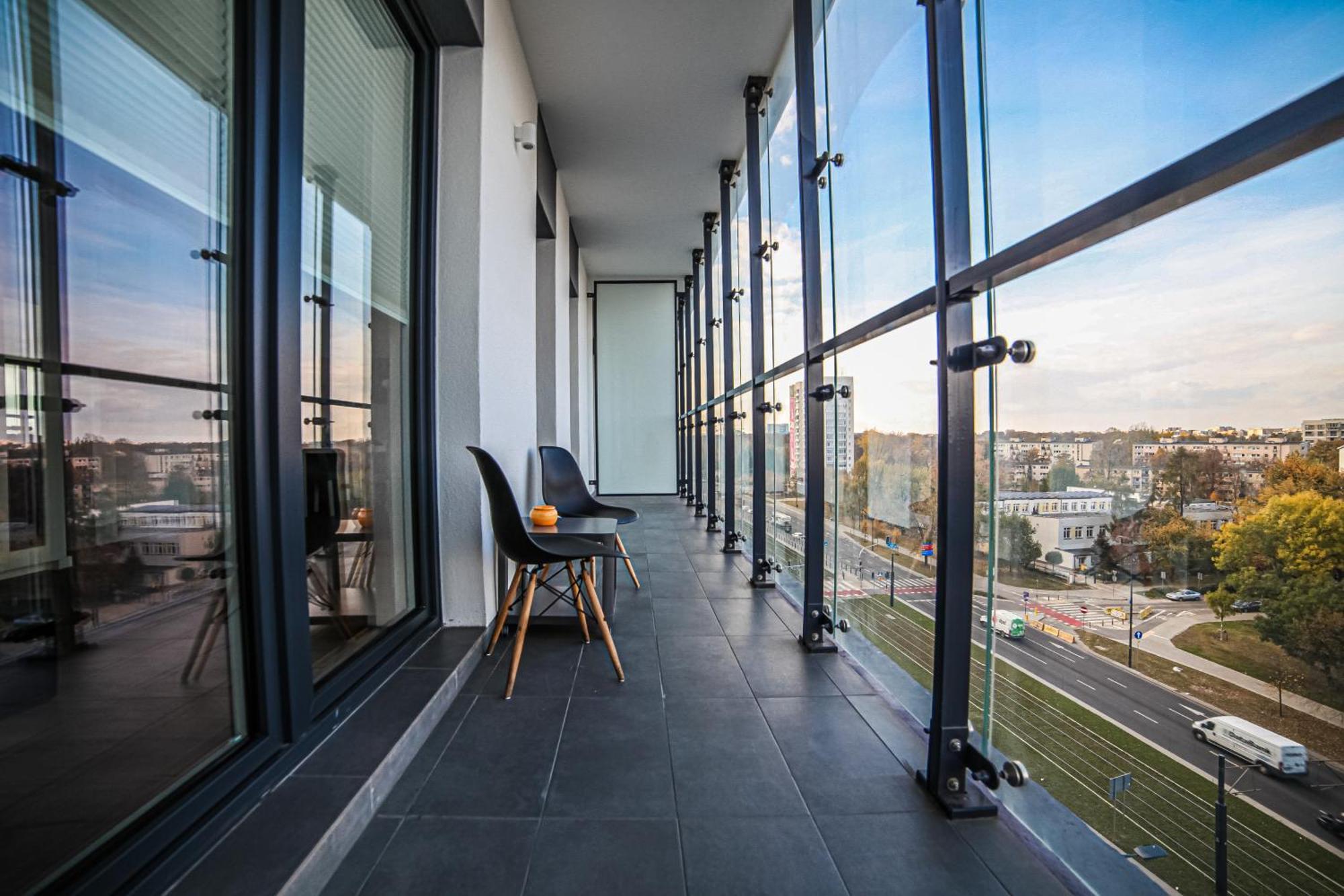 Big City Life - Bliska Wola Tower A Apartment Warsaw